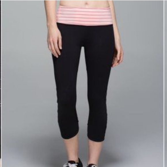Lululemon Var City Crop Black Leggings Criss Cross Size 6 Activewear Workout Gym - Picture 1 of 10